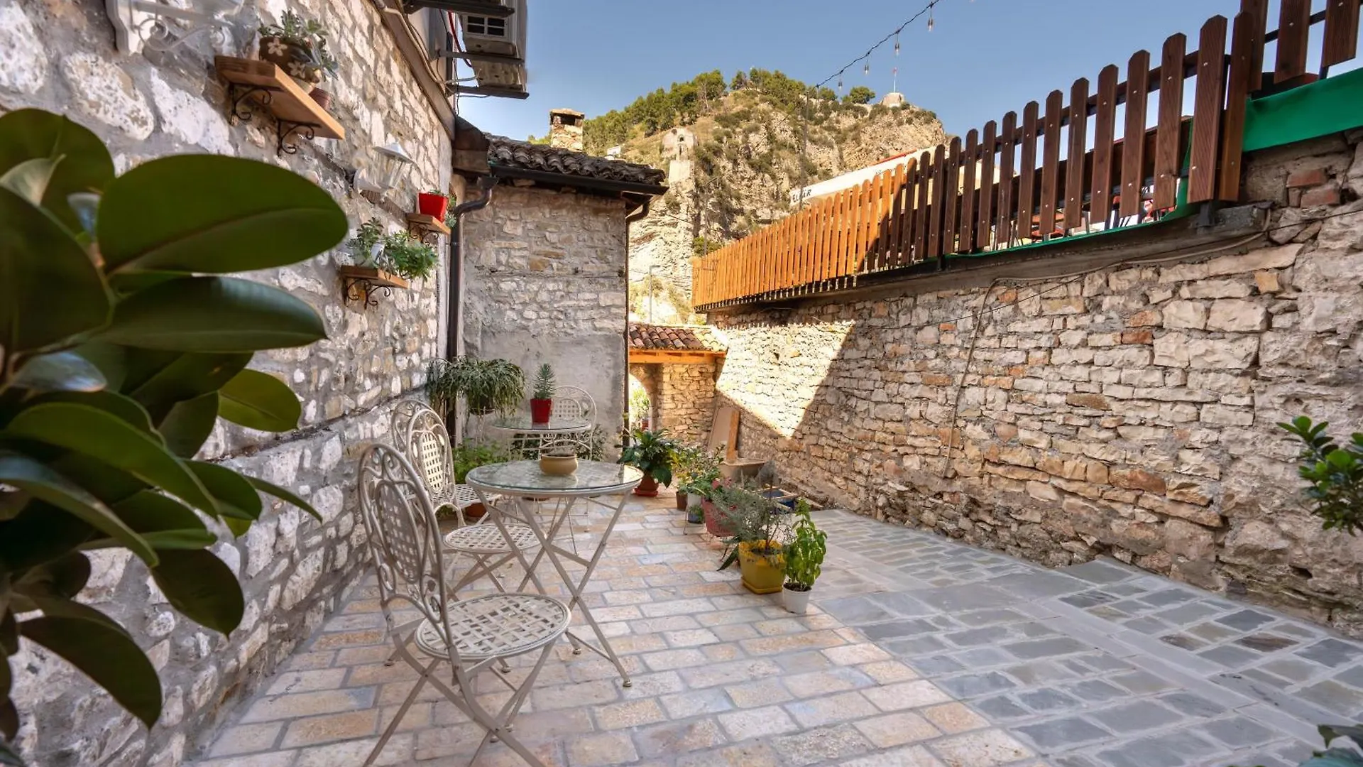 The Well House - Unesco Berat 0*,